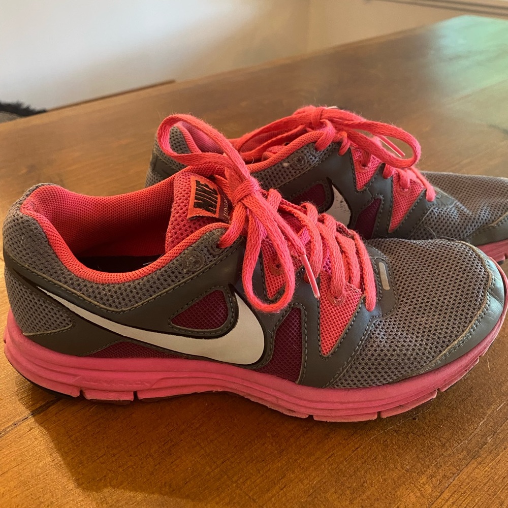 Nike tennis shoes
